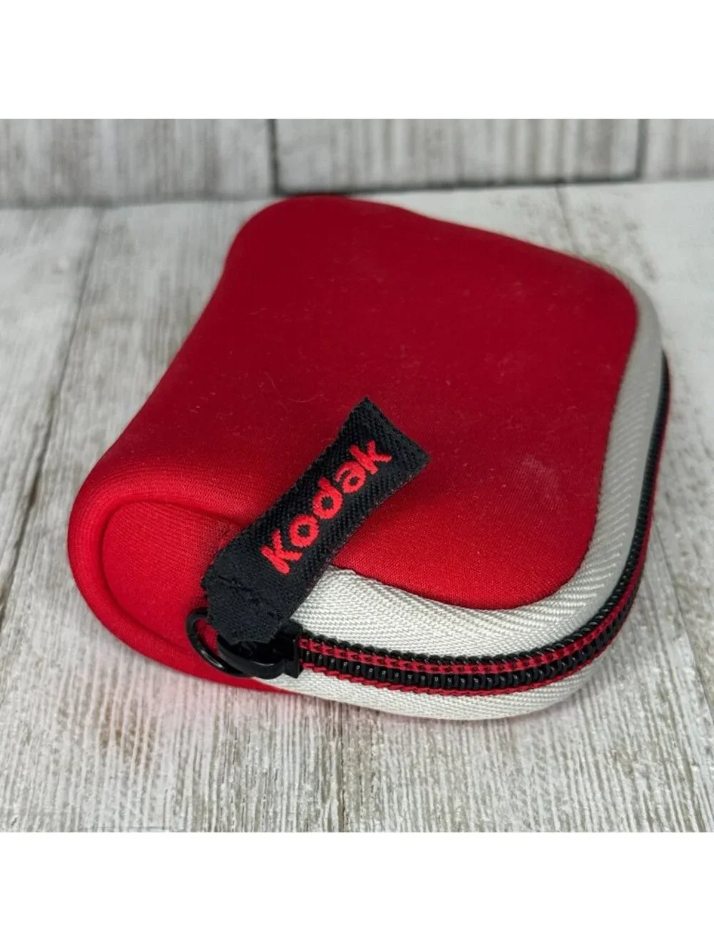 Vintage Kodak EasyShare C1530 Red 14MP Digital Camera with 3x Optical Zoom